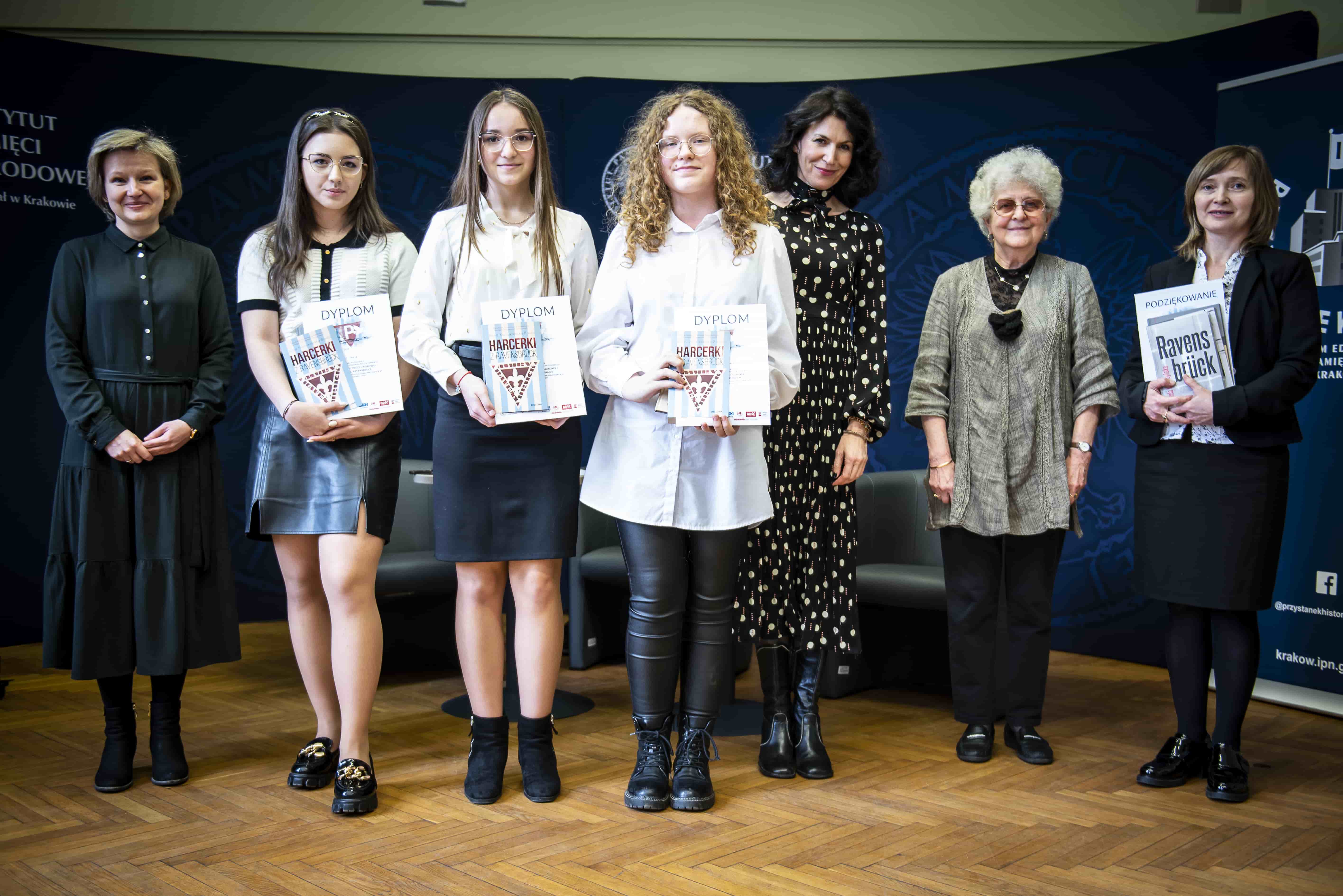 Podziękowanie za udział w Ogólnopolskim Konkursie pt. W kręgu poezji i prozy łagrowej więźniarek KL Ravensbruck, zdj. 3